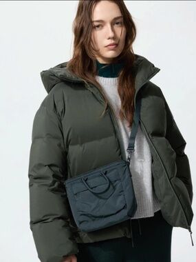 Uniqlo Women's Seamless Down Water Repellent Puffer Jacket Smoke Green XXS